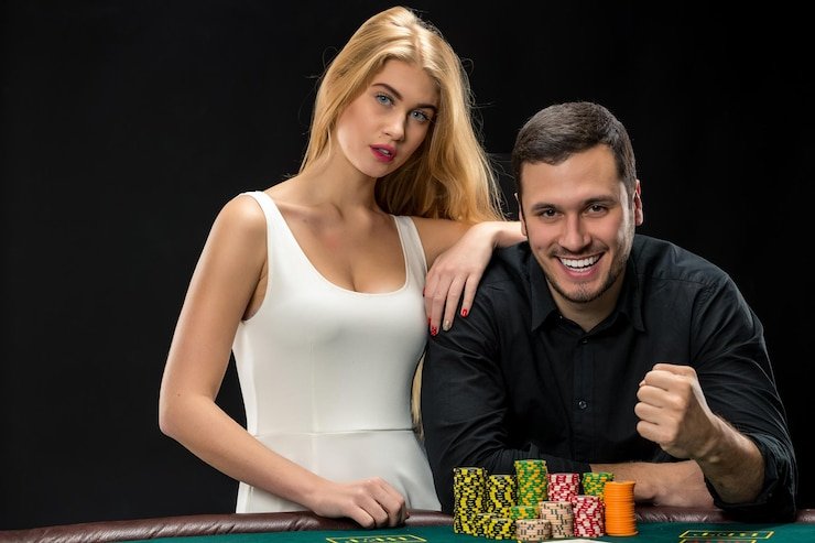 Tabel kombinasi kartu Three Card Poker dengan ranking dan nilai pembayaran